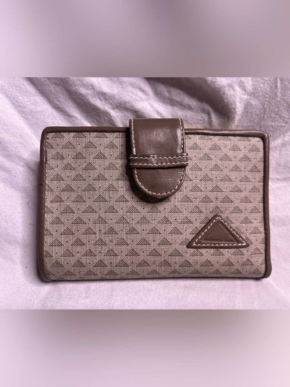 NWOT Liz Claireborne Women's Brown Patterned Wallet with Leather Trim